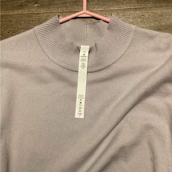 Lululemon Merino Mockneck Size XL - Picture 1 of 4